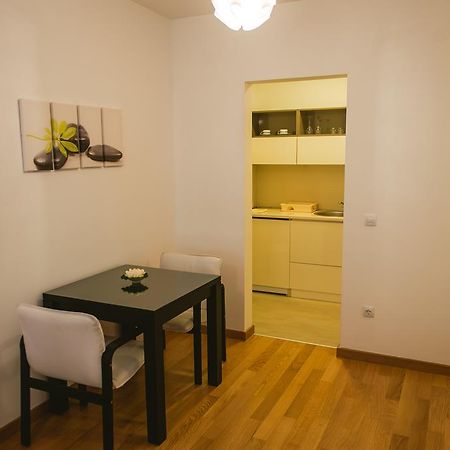 Maja Apartment Belgrado Esterno foto