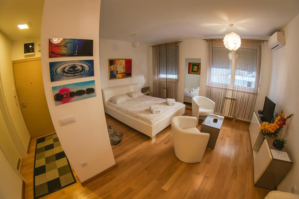 Maja Apartment Belgrado Esterno foto