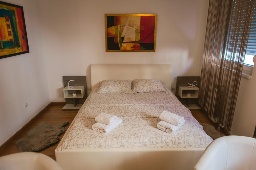 Maja Apartment Belgrado Esterno foto