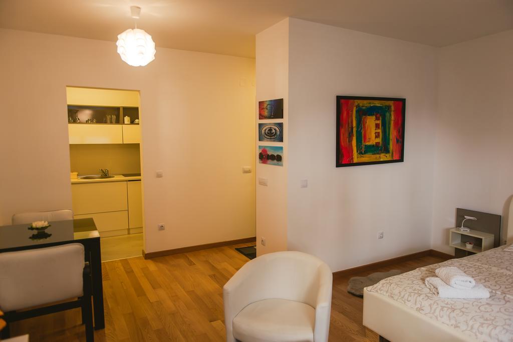 Maja Apartment Belgrado Esterno foto