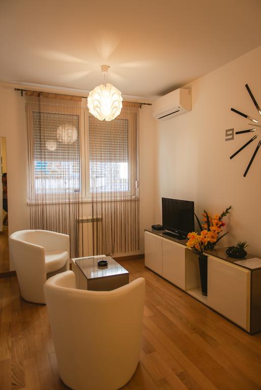 Maja Apartment Belgrado Esterno foto