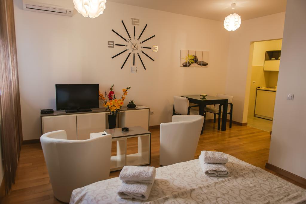 Maja Apartment Belgrado Esterno foto